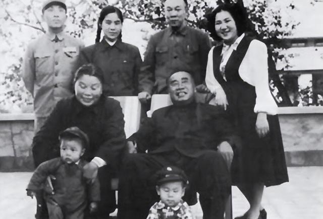 1974年，朱德正看书，妻子接到个电话，突然脸惨白，逼她才说，儿子朱琦10天前没