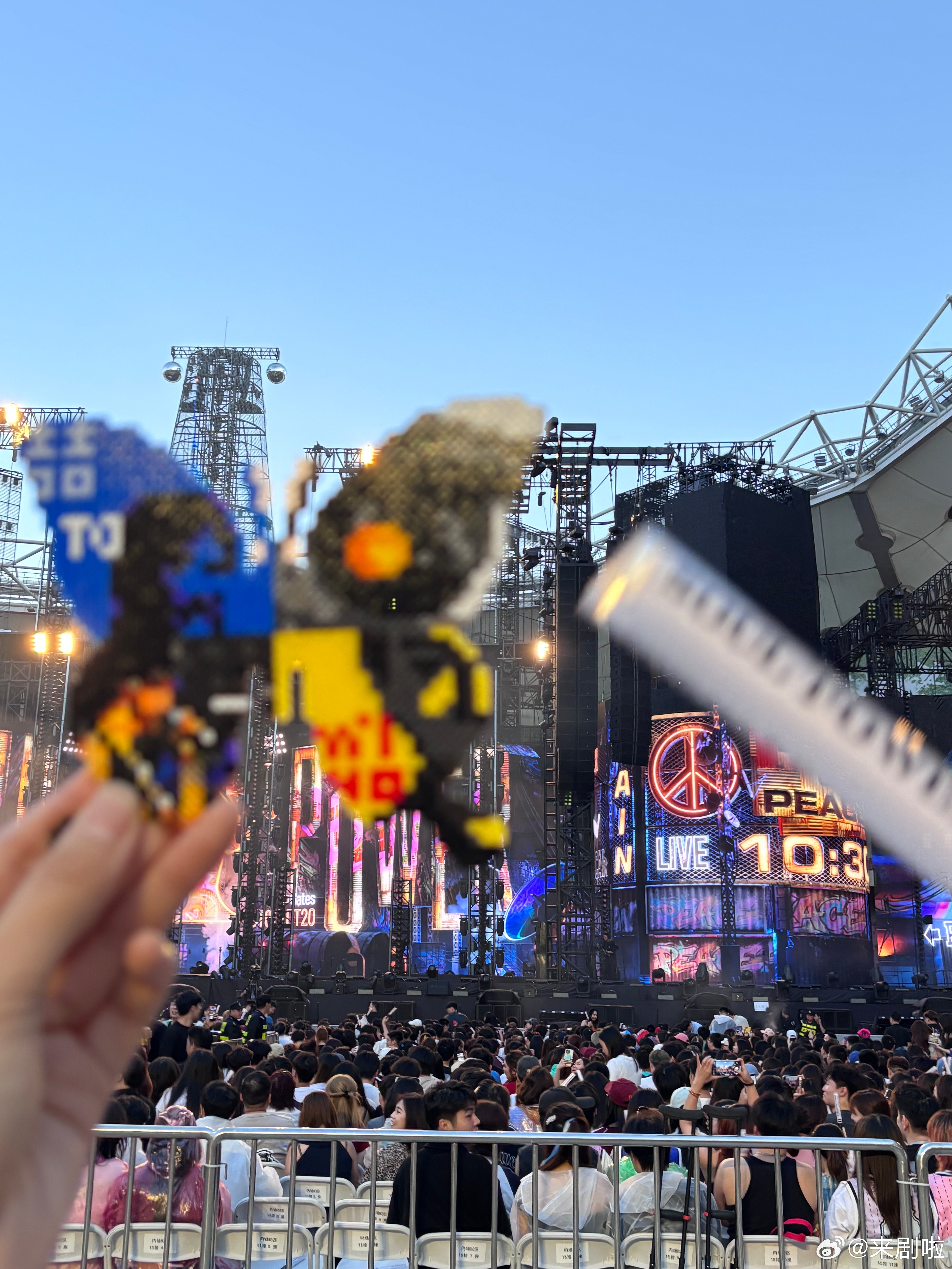 💎陶喆歌迷用拼豆赴百场演唱会之约歌迷拼豆应援陶喆第100场演唱会 精致拼豆匠心