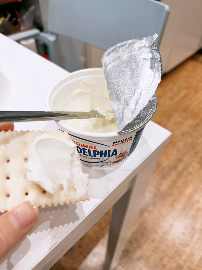 最近超喜欢的组合～海盐苏打饼干+奶酪！重点是奶酪！超爱奶酪🧀 ​​​