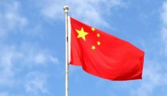 德媒对我们进行点名批评！德媒声称，中国经济面临一系列的问题，而中国的外交却越来越