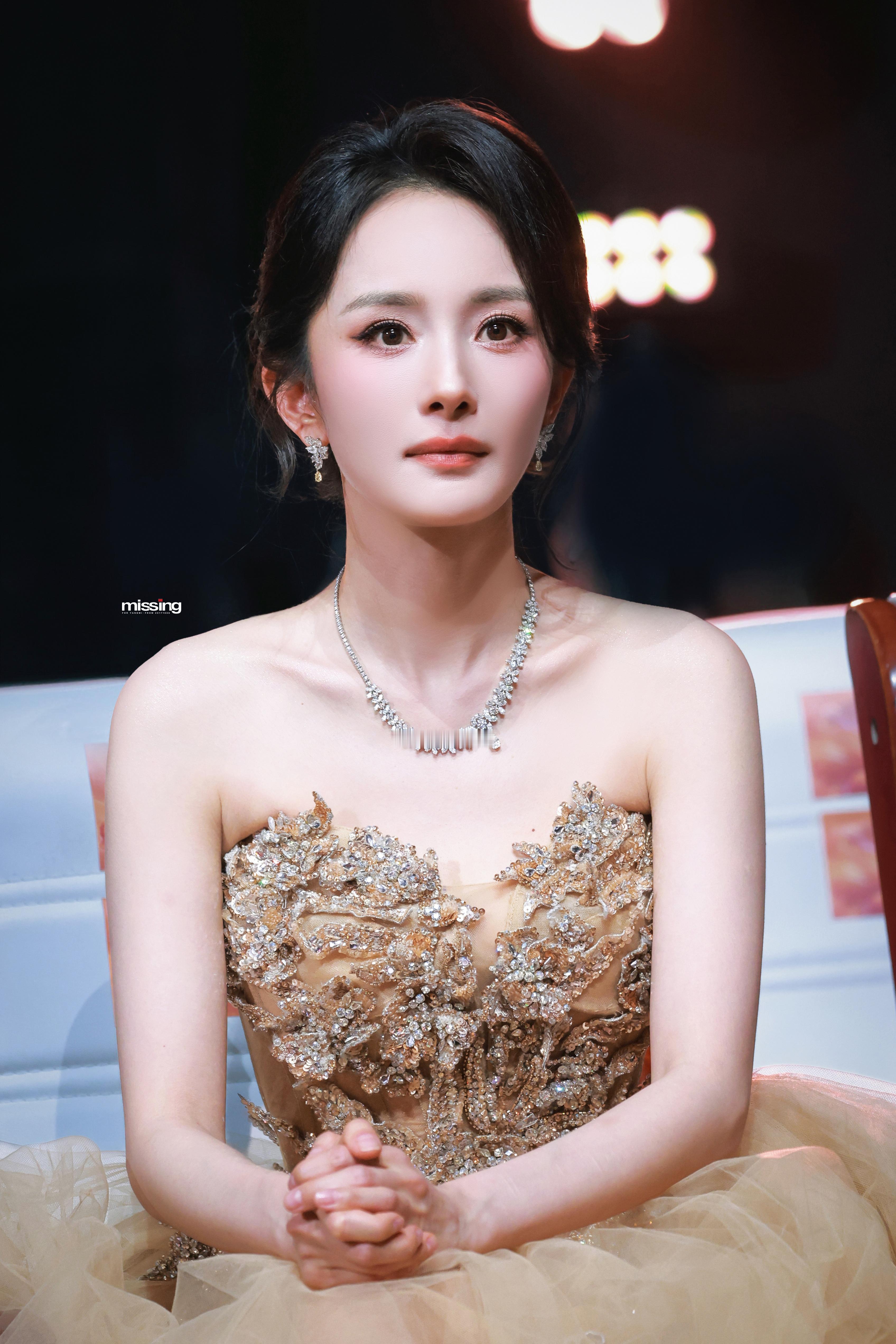 杨幂  ym杨幂冯湮儿 ym 杨幂冯娷 🦊今天比昨天更喜欢你ฅ^•ﻌ•^ฅ