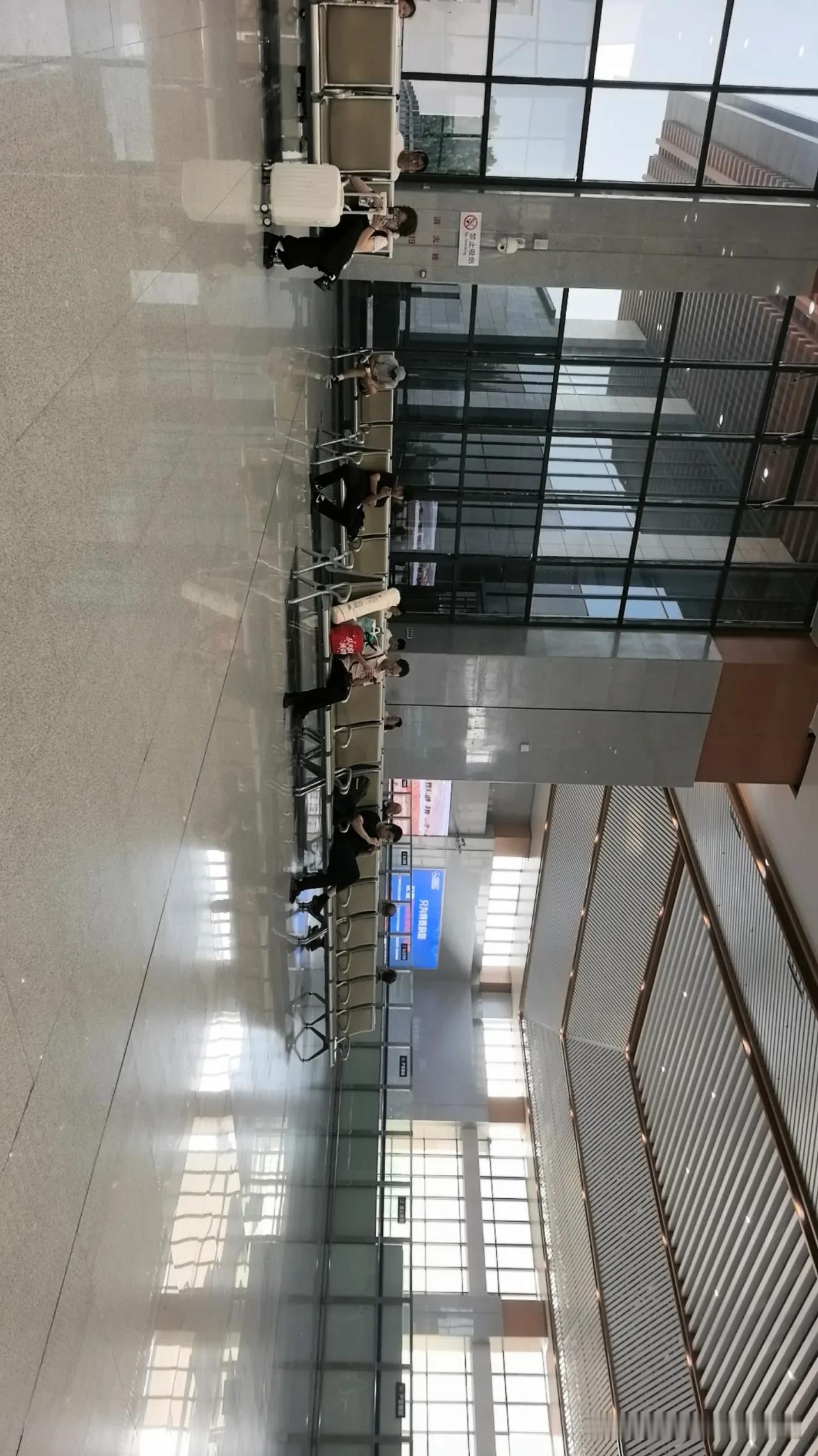 做人还是实诚些好，对吗？

反正我就是那个单“担茅粪不偷吃”的主，没啥心机，即便
