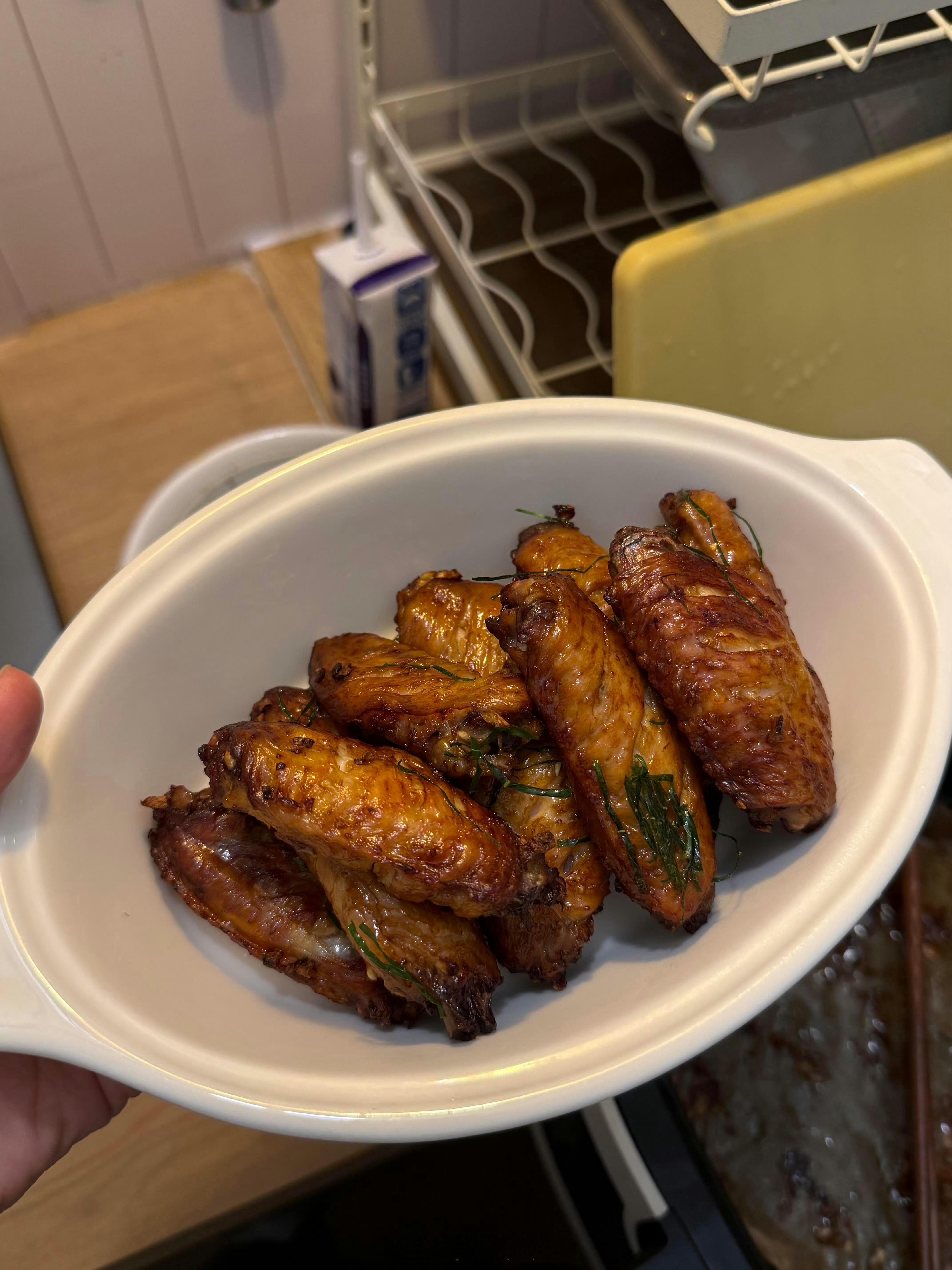 好想你呀，可是想也没什么用，在意也没什么用，在一起也没什么用，分开也没什么用，我