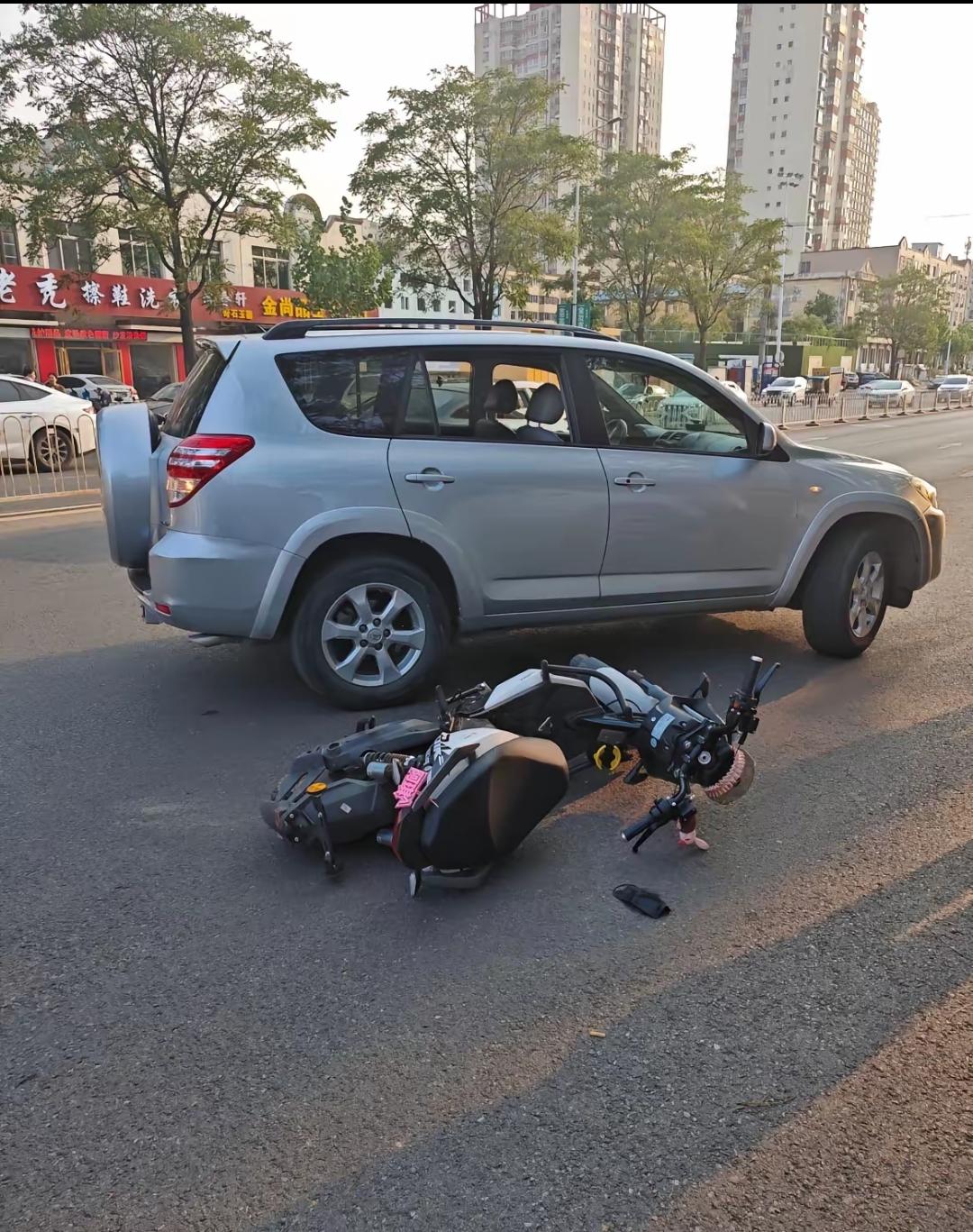 新闻报道，20岁高中生被邻居恶意撞亡一案，历时1年多，今天宣判一审宣判，判被告人