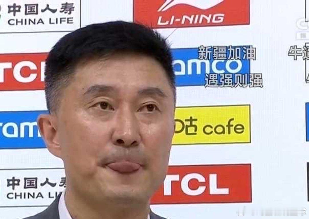 CBA 广东男篮主教练杜锋接受记者采访：北京阵容很熟悉，赵睿是一手带大的&我带凡