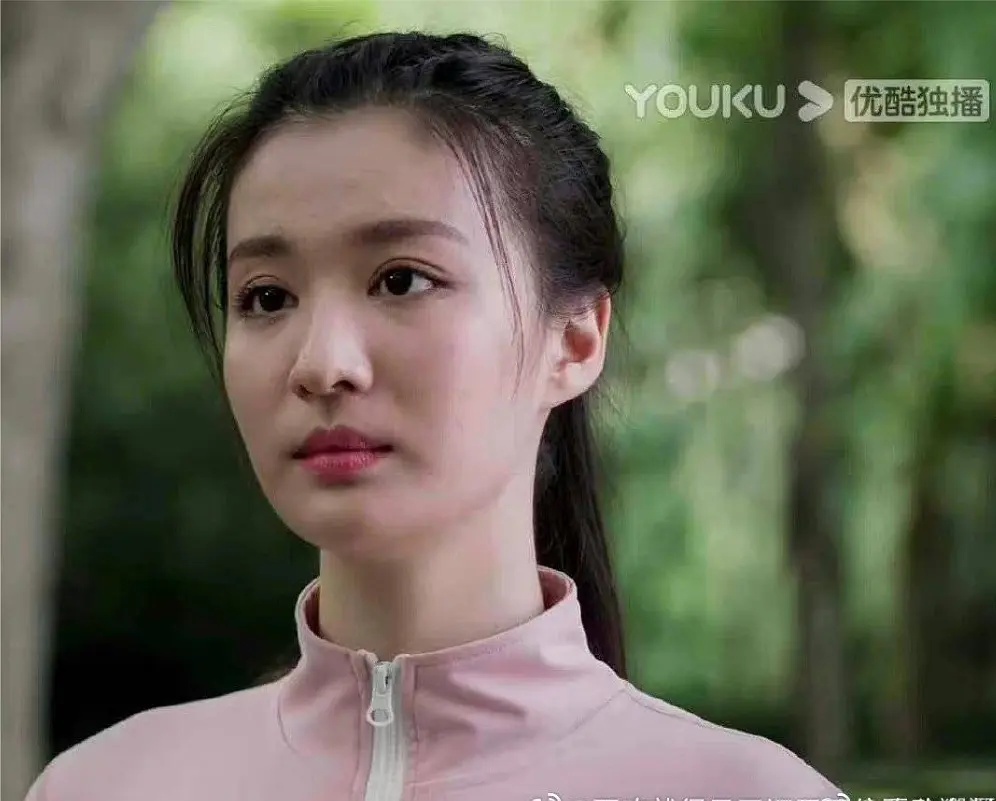 王楚然和章若楠的新剧角色看起来怎么土土的？ ​​​