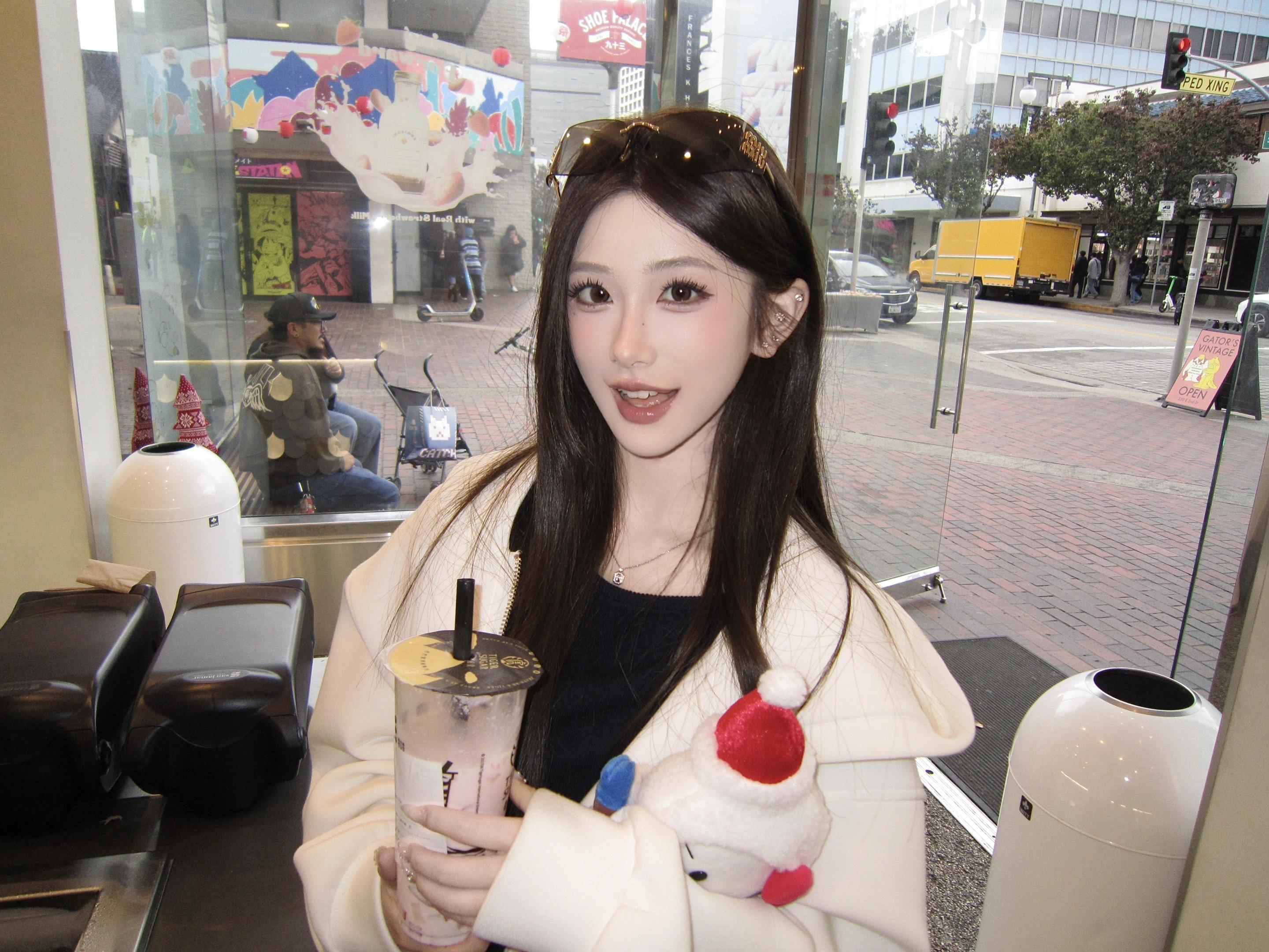 小猫喜欢谁就粘着谁 ៷>ᴗ<៷