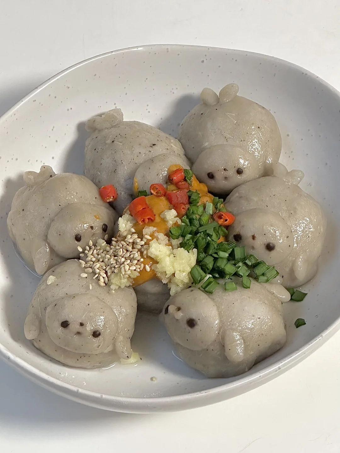 海豹干拌麻酱芋饺