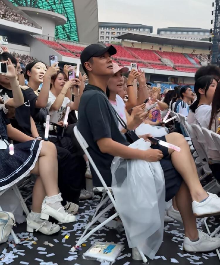 钱没了能再挣，家要是塌了，补都补不回来。
任重这一年几百万不挣，跑去重庆给岳父当
