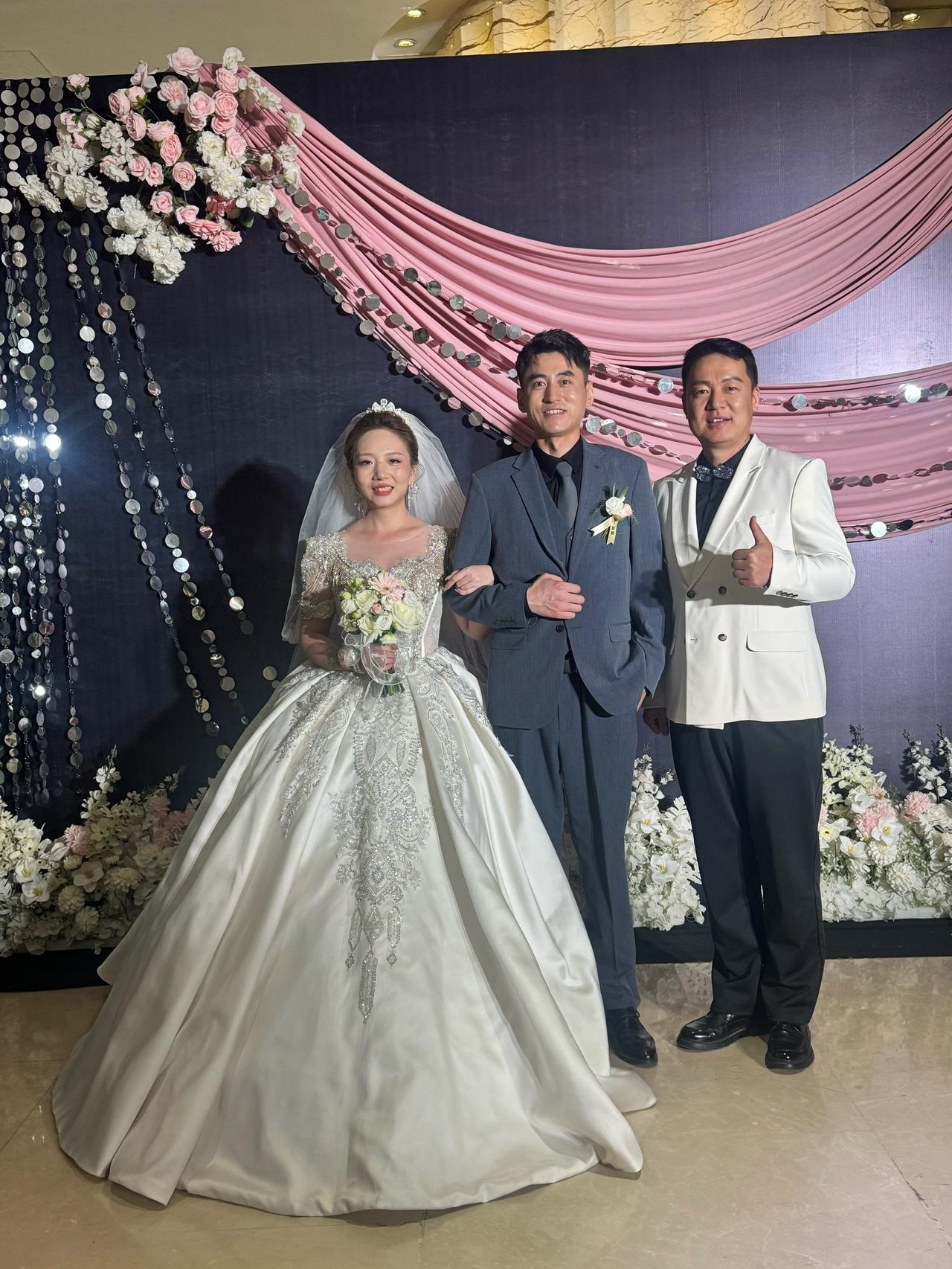 婚礼现场婚礼主持主持人大王 喀什