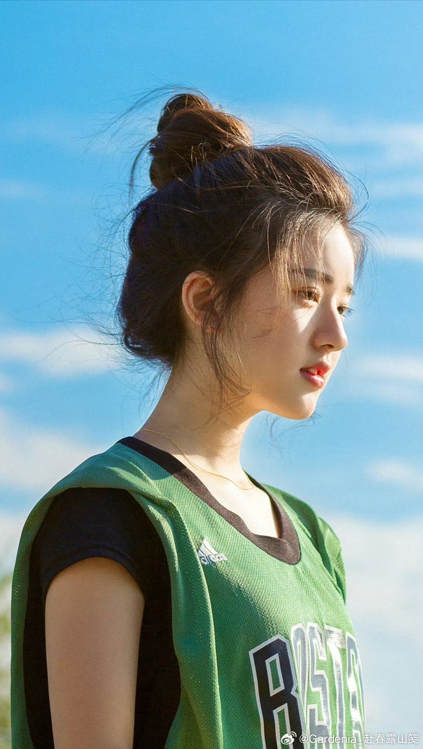 赵露思 zls赵露思许我耀眼 zls赵露思许妍 “你要跑起来 这样耳朵里才全是风