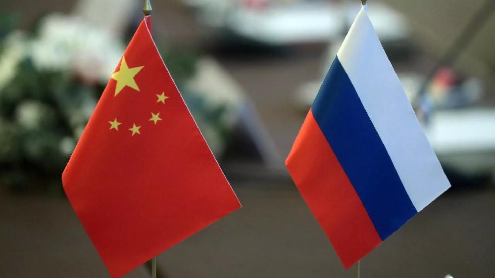 乌克兰终于看明白！俄罗斯背后真正的靠山，不是伊朗，不是朝鲜，而是始终喊着＂绝不送
