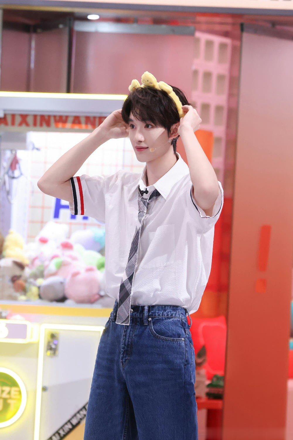 #丁程鑫听到亲就怂了# [打call] #丁程鑫好六严选偶像剧男主# 丁程鑫真的