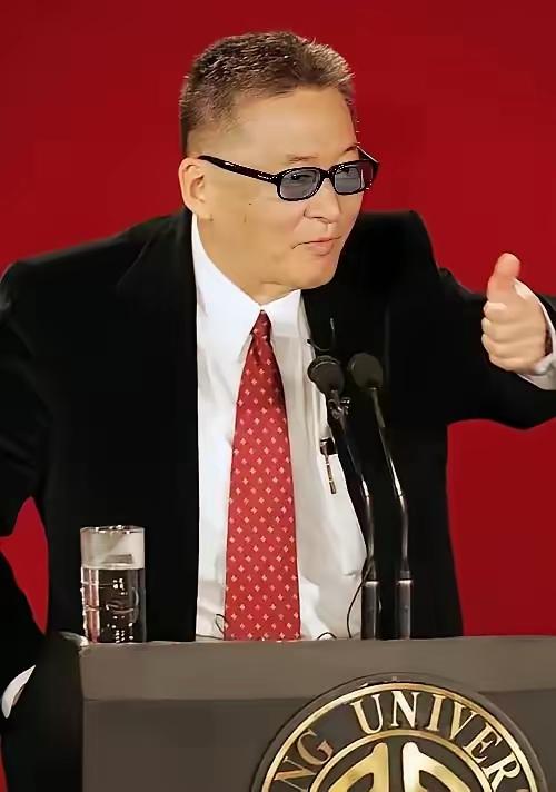 李敖很治愈很到位的一段话：“没有一个男人不偷腥，没有一个女人不怀春。自古英雄爱美