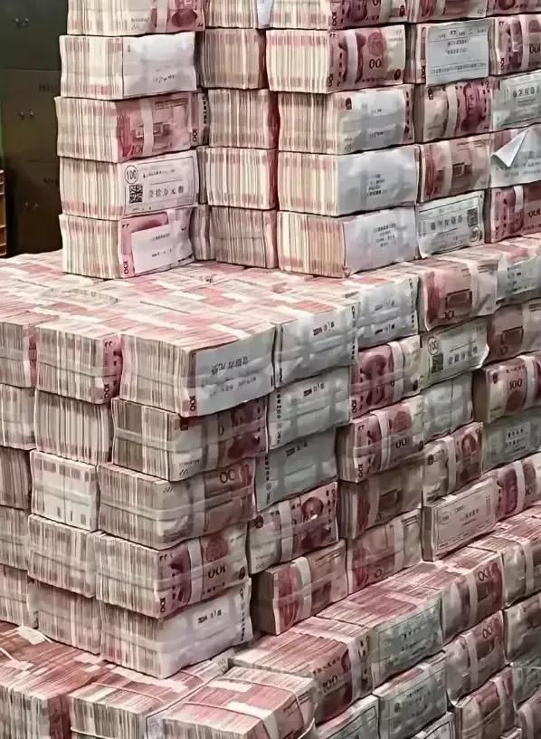 金钱，真能择主而栖？昔日我半是疑惑，半是观望，直至命运转折的晨光初现。

“财富