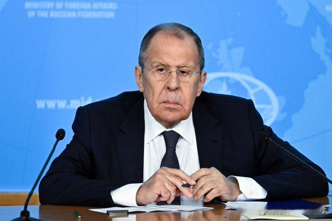 乌克兰承诺不加入北约还不够，必须把顿巴斯土地割让给我们。拉夫罗夫称：“现在必须消