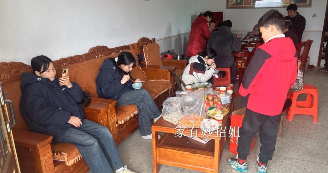 下一辈都得断亲。以前去弟弟家，小侄女都是热情的抱住我，亲的不行，现在侄女大了，都