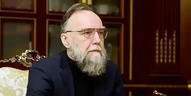 杜金预言：委伊沦陷后就是中国！看懂中国一招太极破局智慧
 
俄罗斯国师杜金曾说：