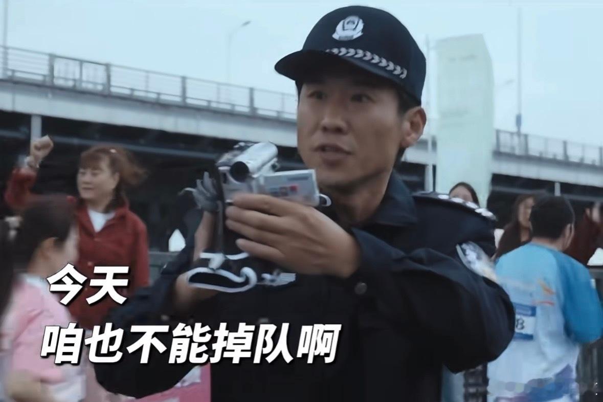 第一次见吹彩虹屁给人吹进医院 别人拍马屁是职场生存，张一昂拍马屁是职场闯祸😂主
