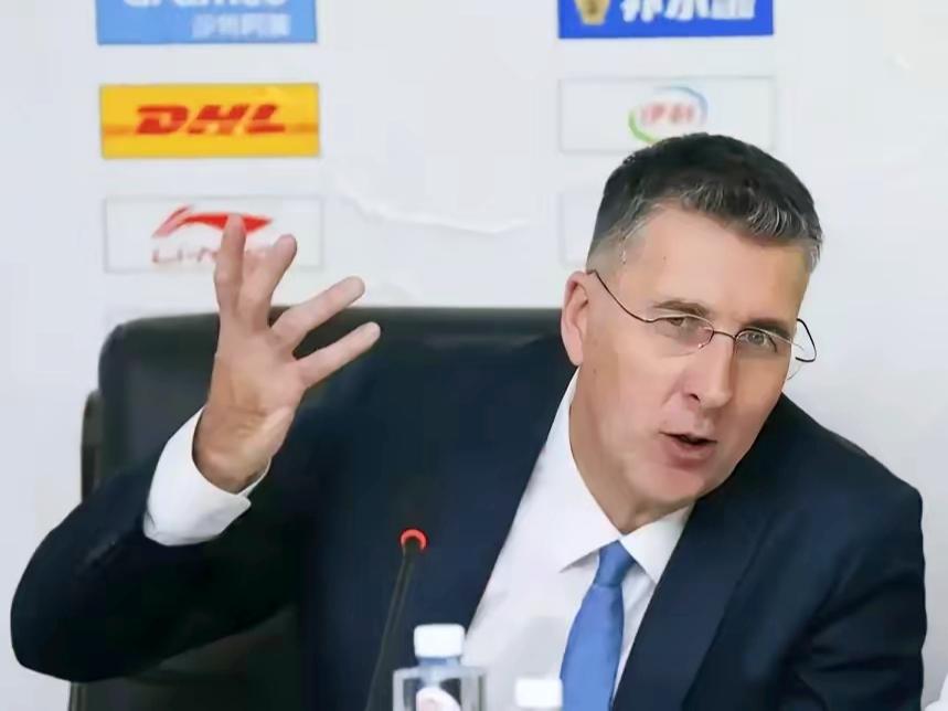 格兰以一己之力，把三冠教头杨鸣打到辞职？

格兰带队获得了三连胜，尤其是对阵辽宁