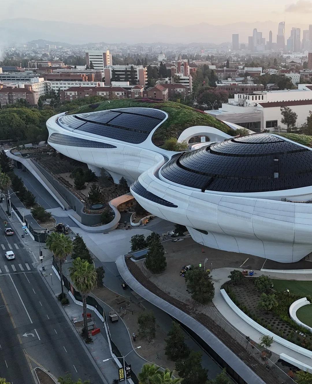 2025年11月最新实景曝光！由中国建筑师马岩松领衔的MAD建筑事务所操刀设计，