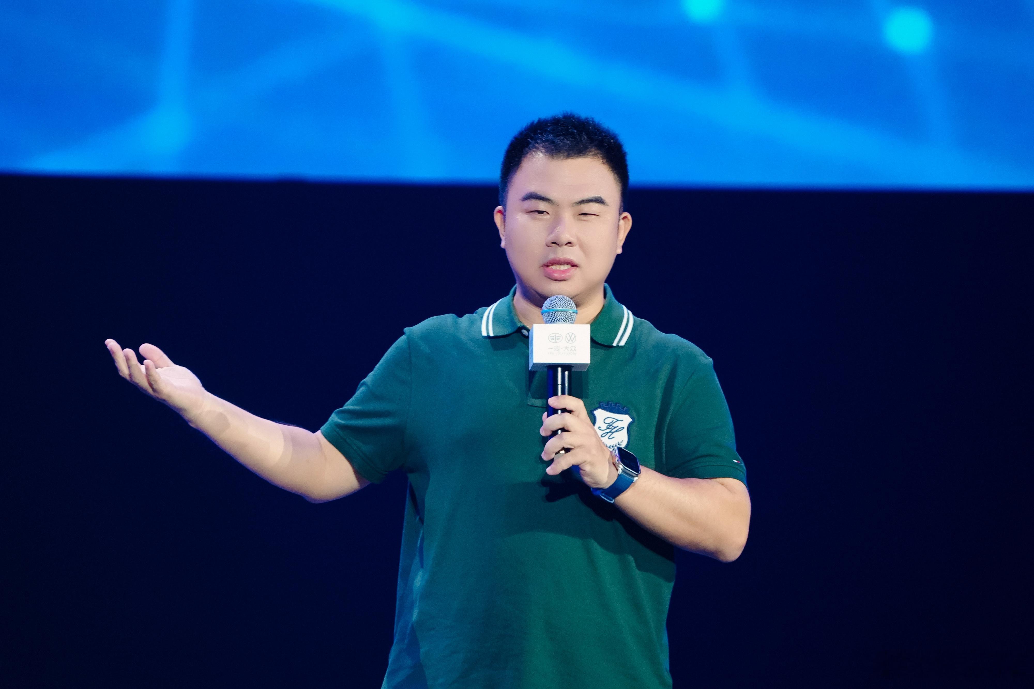 虽然已经无数次以各种形式出现在车企发布会上了，但今天真的实现了我一个梦想：主持一