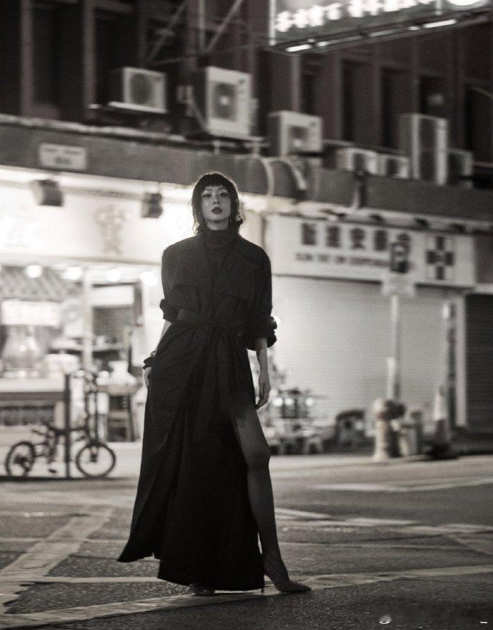 高叶治好了我的密集恐惧症本来想夸高叶漂亮，结果视线全被裙子勾走了，这密密麻麻的，