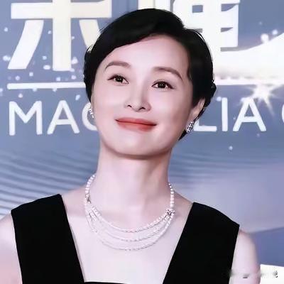 吴越说：“我这辈子就只谈过一次恋爱，如今54了，单身，没孩子，定居上海。好多人替