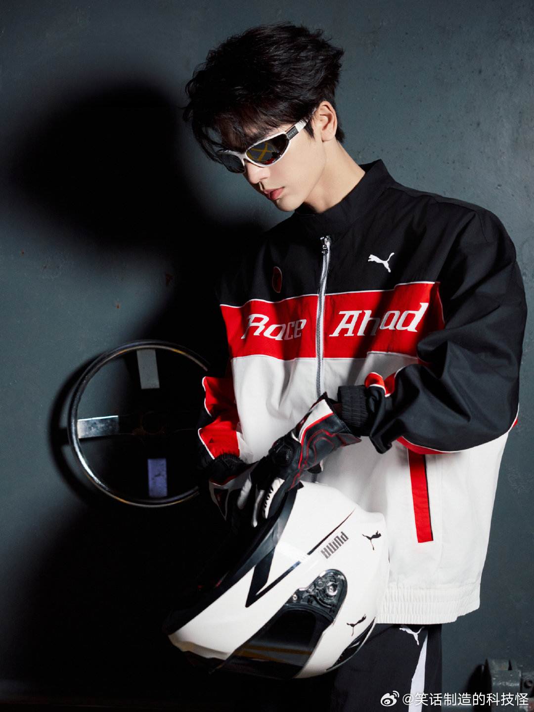 张凌赫  ▾ PUMA大中华区品牌代言人张凌赫锋芒蛰伏于无声，随心跳共振，自此打