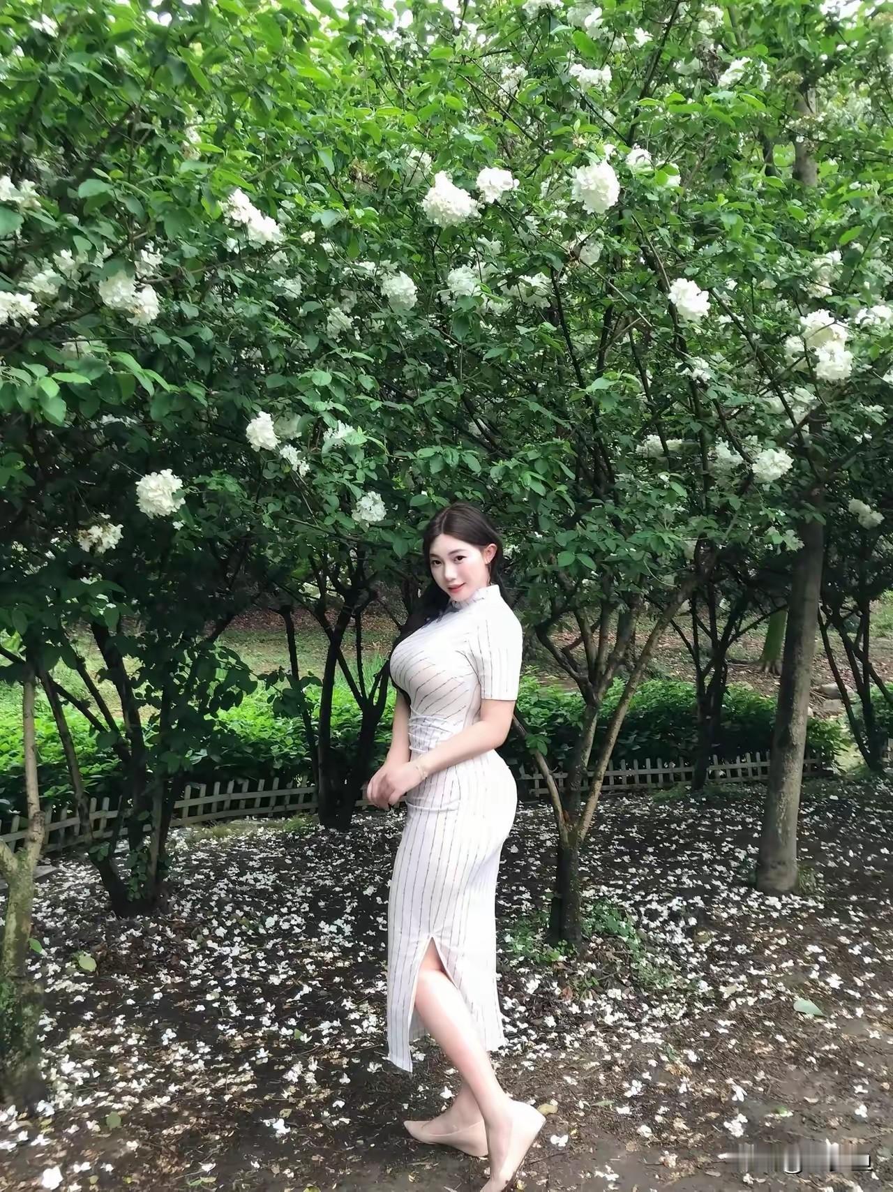 修身裙女神范十足