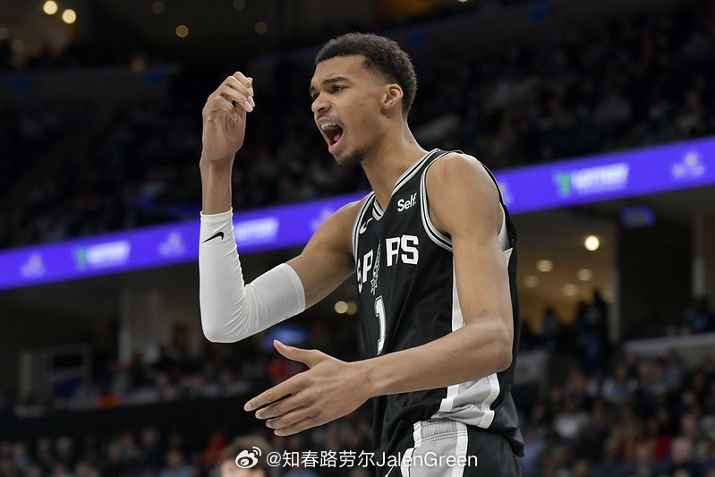 双一阵+DPOY！文班亚马成为历史第九人，比肩乔丹魔兽等前辈京时间2026年5月
