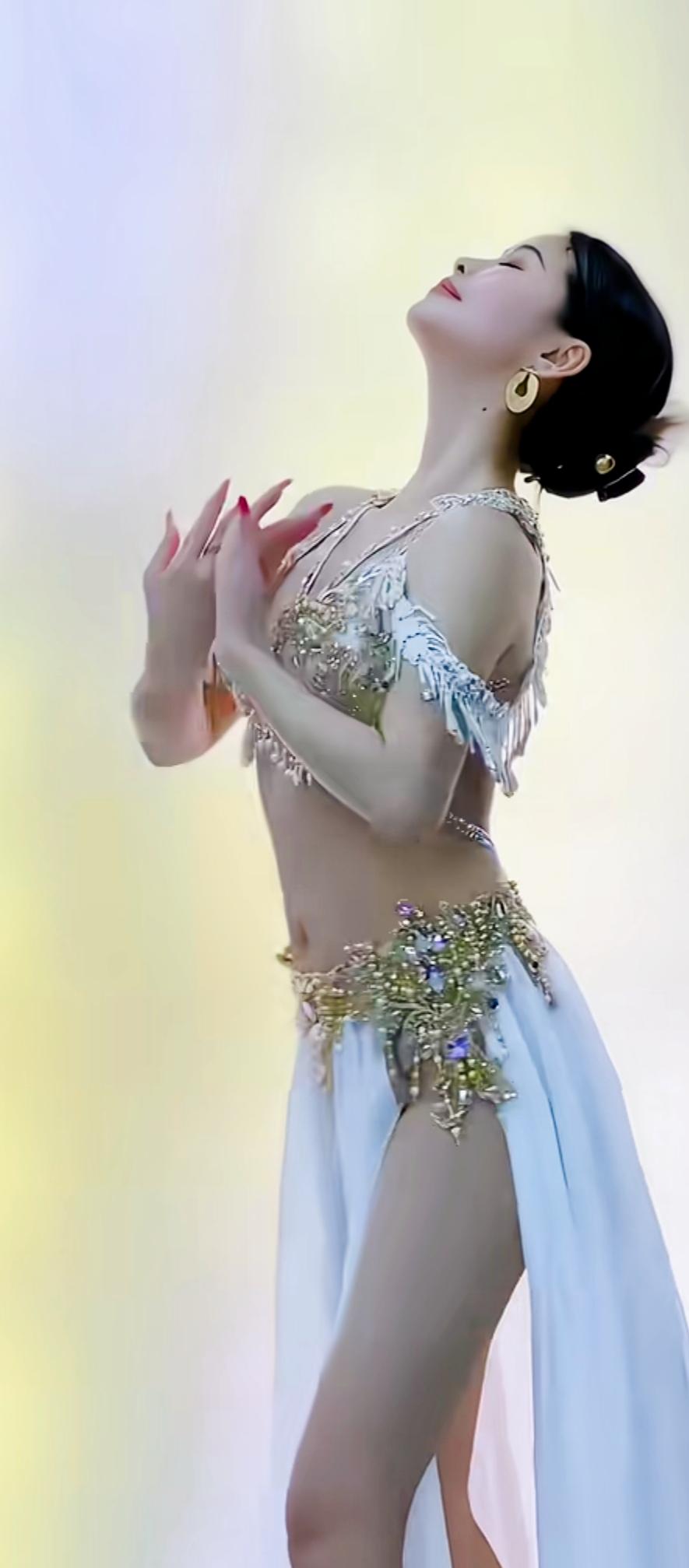 优雅舞姿，惊艳瞬间！💃✨