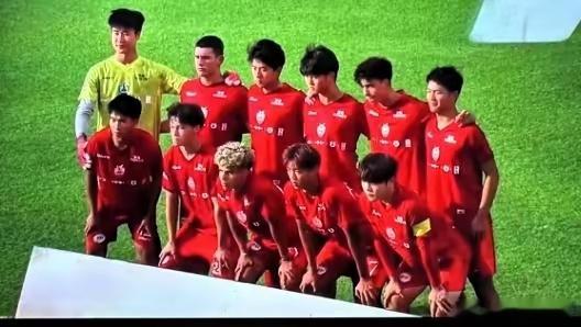 足球小将0比1不敌皇马今晨进行的马德里Best杯赛事中，中国足球小将0-1惜败十