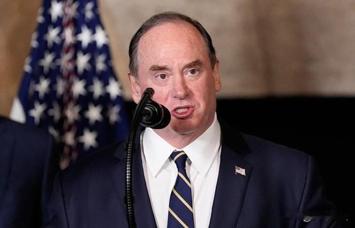 美国海军部长辞职，懂王大概率也不会开心
美国海军部长约翰．费兰是美国黄金舰队项目