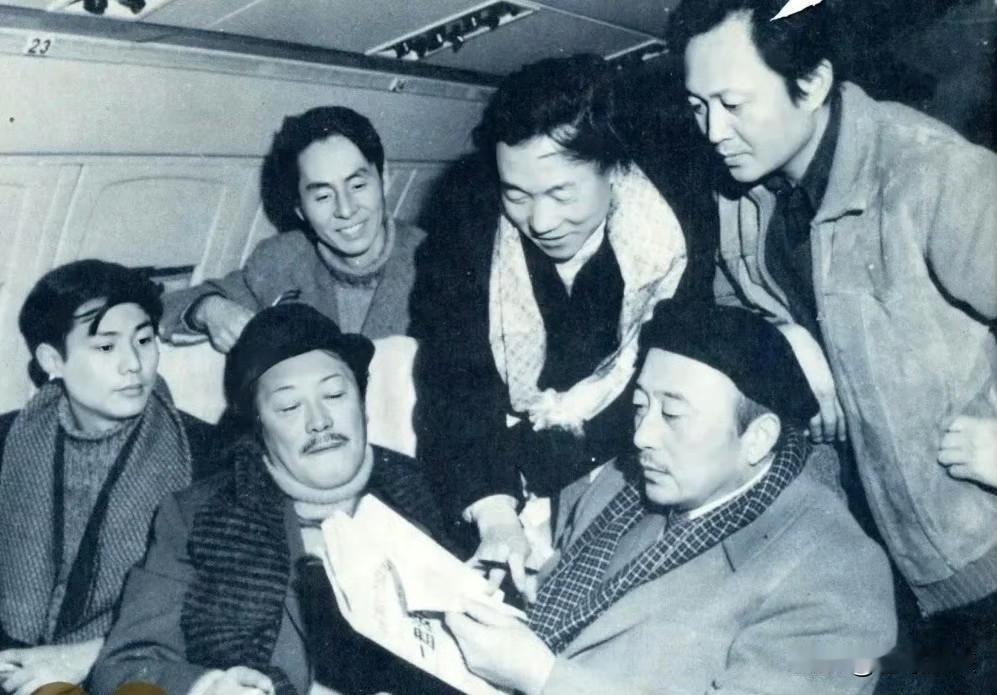 还记得上世纪八十年代中日合拍的电影《一盘没有下完的棋》吗？
这是当年影片主要演员
