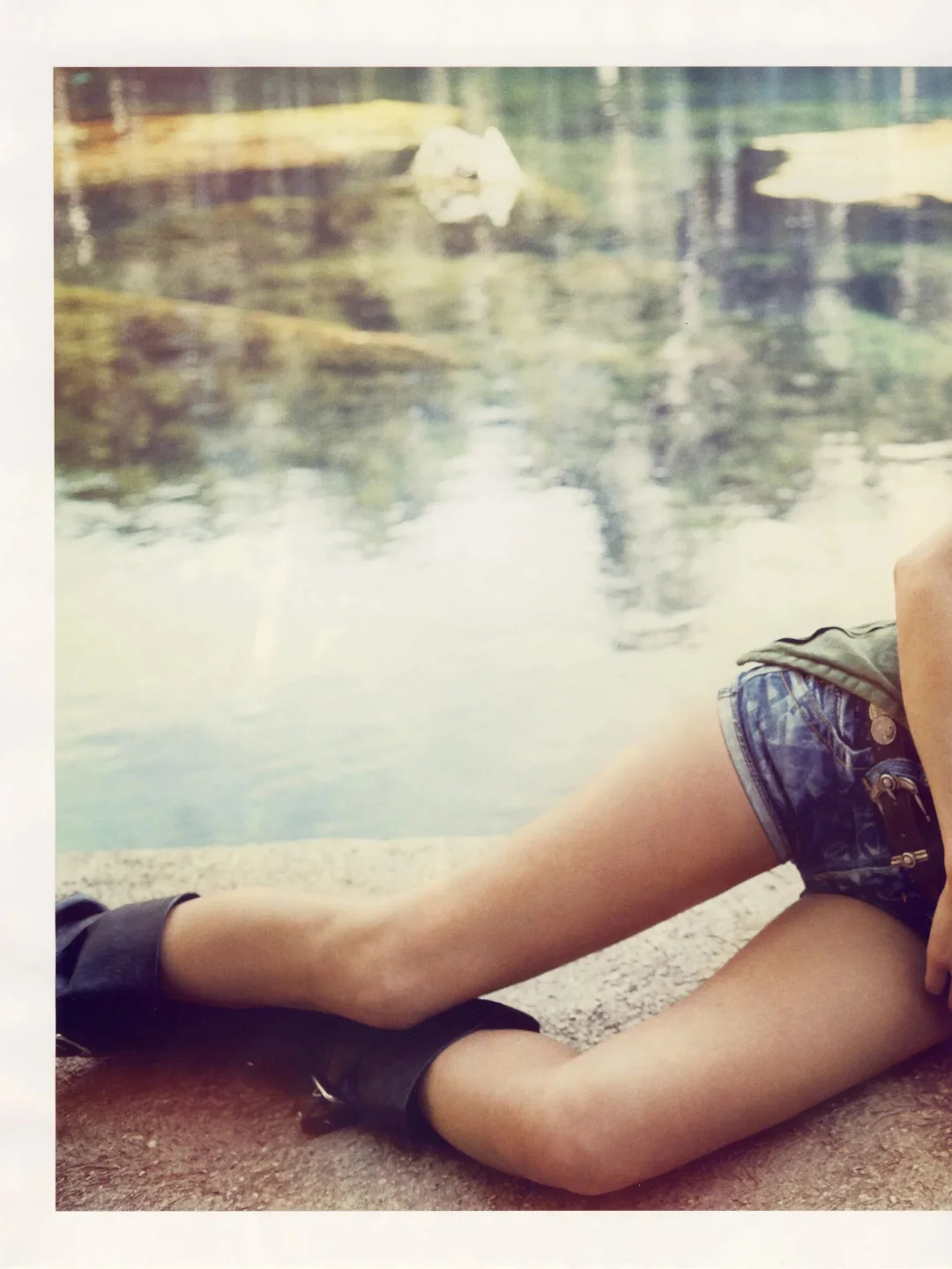 法版《VOGUE》2008年6月刊时装大片：Sur de la Route模特K