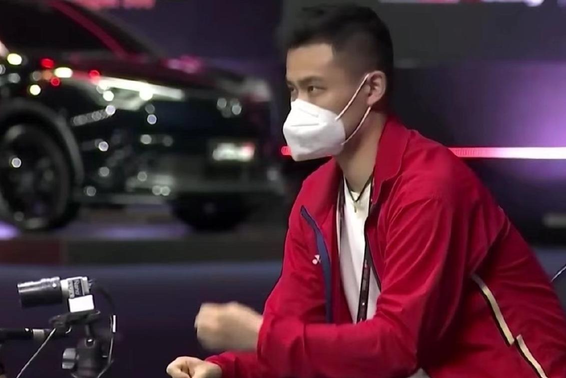 有人说乔斌是一个很势利的教练，不知道大家是否认同？他完全不给球员提供情绪价值，对