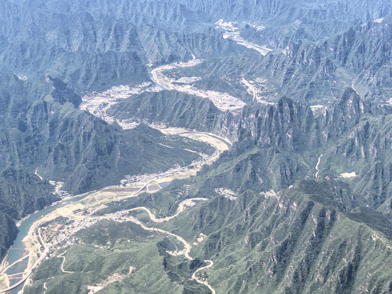 老师：“同学们，如果你们可以变成一种植物你想变成哪种？” 小玉：“我想变成梅花 