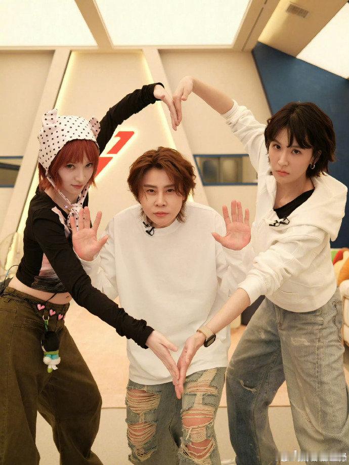 王濛说浪姐直播像好酒 王濛说直播后劲很大王濛：浪姐直播就像好酒，后劲大到要回头慢