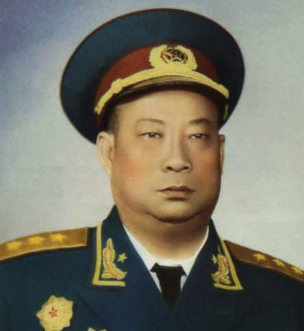 1947年，我军缴获一匹战马，贺龙一看特征脸色大变，当即下令：派一个师也要把马主