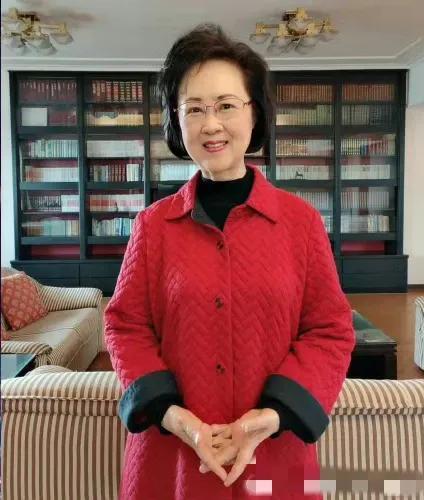 琼瑶死因曝光：死于一氧化碳中毒


她走时身穿红色洋装，面容安详


由于警方赶