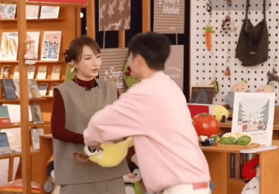 哈哈哈哈兄妹之间的默契搞笑 