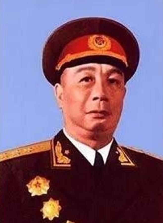 抗战中，陈士榘欲智取赣榆，让战士化装进城，门口的伪军忽然盘问：“你们是哪个村的？