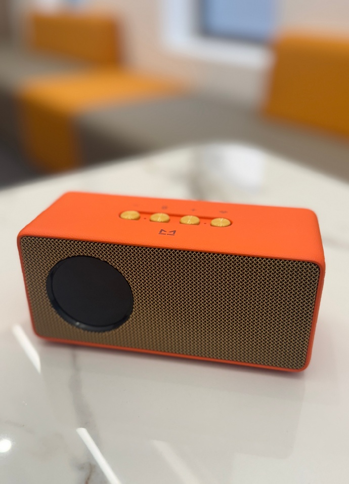 虽迟但到的抽奖来喽上次没有抽出去的小音箱 在抽一次啦喜欢听音乐的友友快来抽走八！