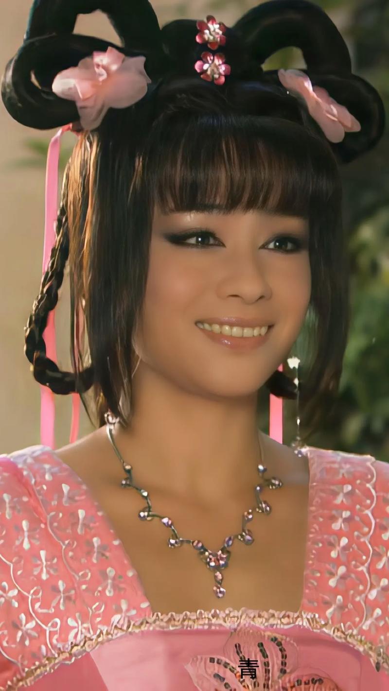 游本昌孙女游盈绮小时候看《济公》，以为那是爷爷的纪录片，坚信自己遗传了“法力”。