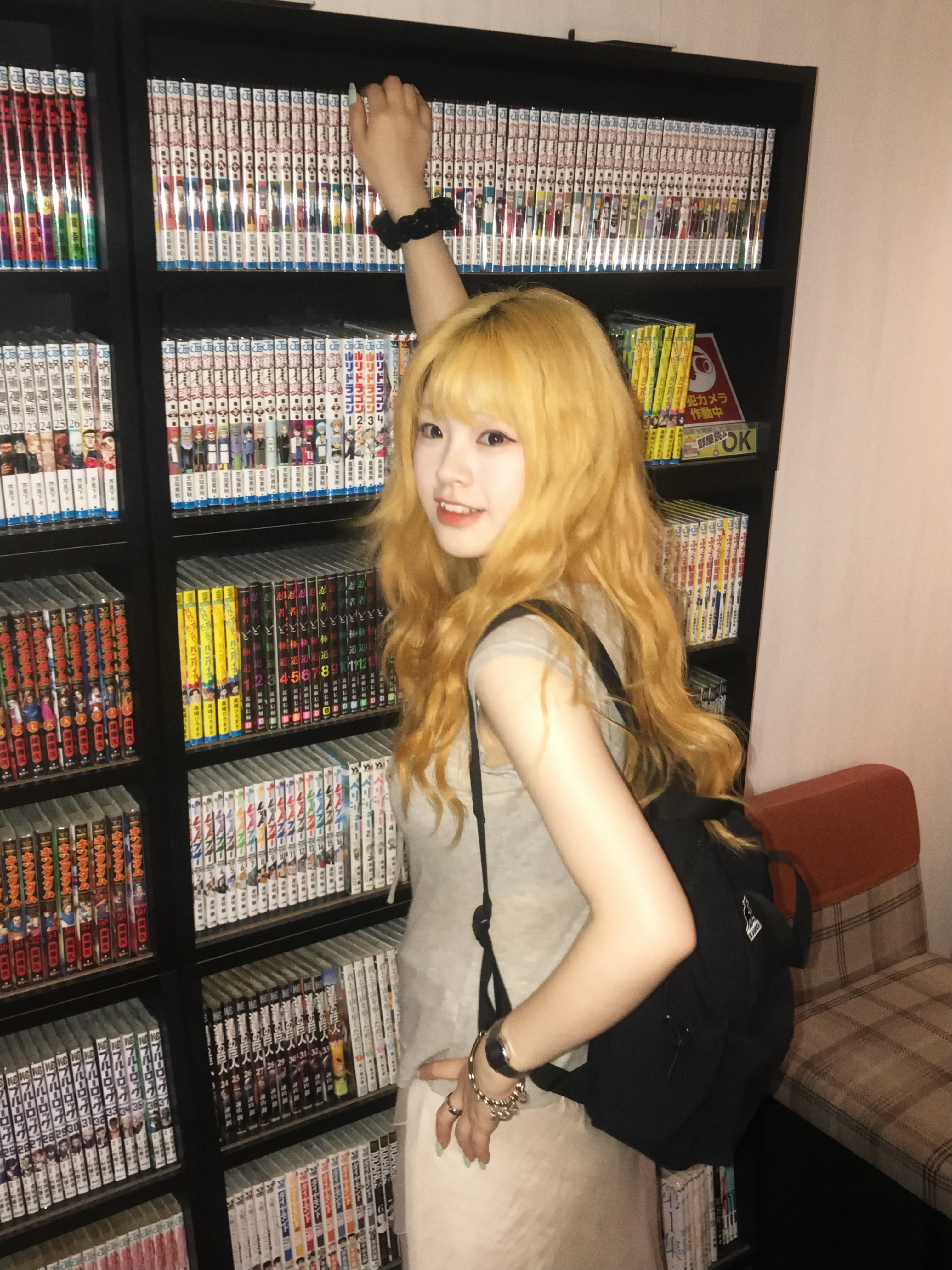 突然发现酒店就有漫画书！有好多好多一整套的！ 