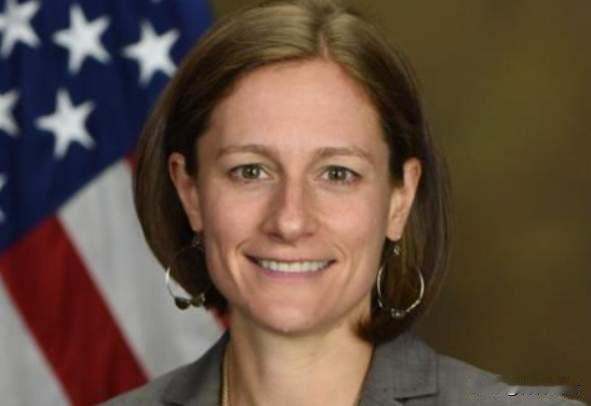 她被调离，特朗普认错示好还是另有所图？据路透社等外媒报道，特朗普已经决定将美国商