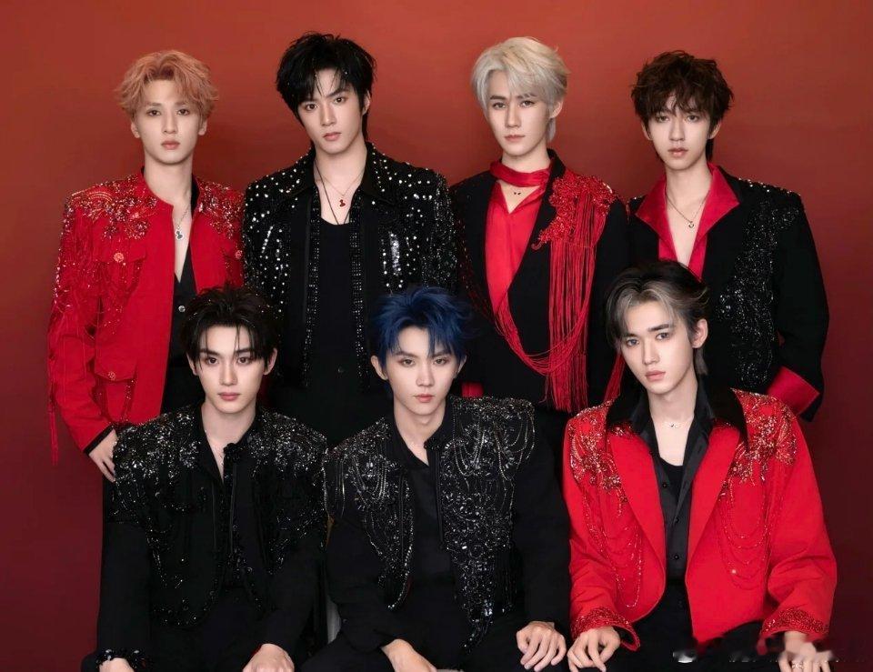 时代少年团集体染发了，咱就是说澳门场的姐妹真的是有福气了 ​​​