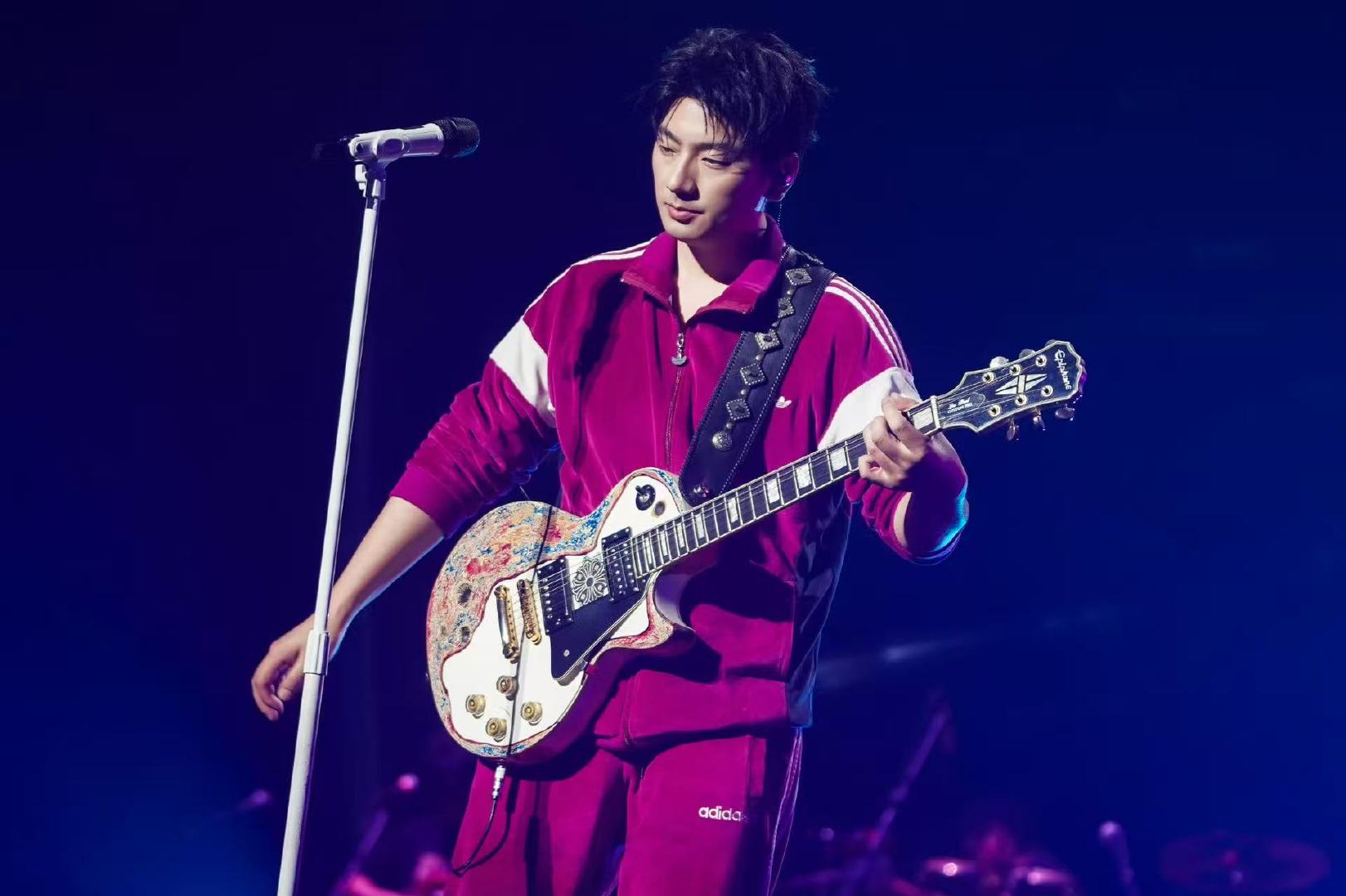 海来阿木演唱会嘉禾望岗海来阿木演唱会嘉禾望岗站 海来阿木演唱会嘉禾望岗，现场好嗨