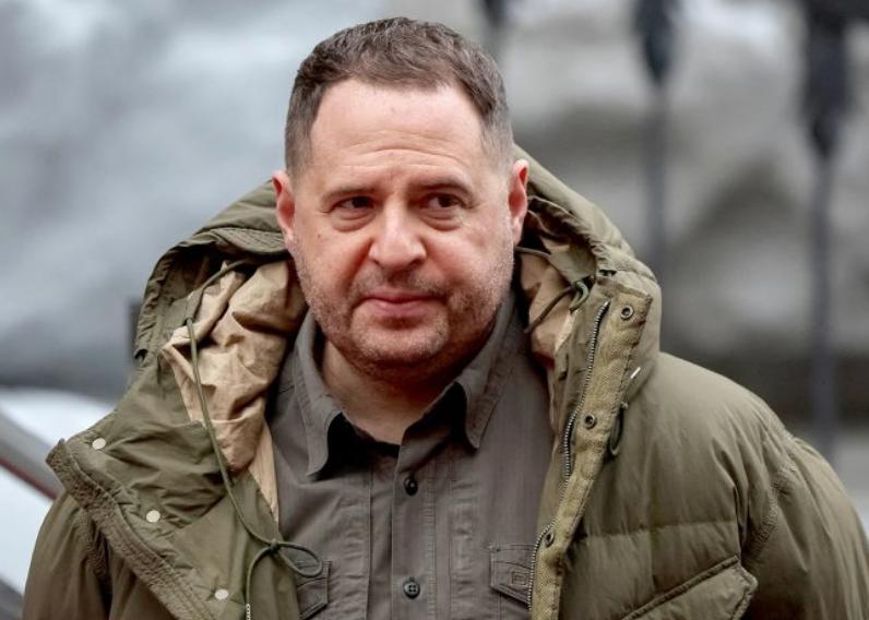 【辞职当晚，叶尔马克的反应超意外，留下了2句耐人寻味的话】

泽连斯基的前幕僚长